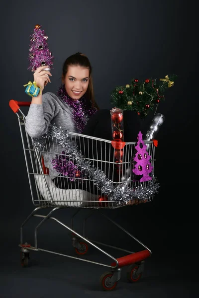 Šťastná Dívka Nakupování Vánoční Dárky — Stock fotografie