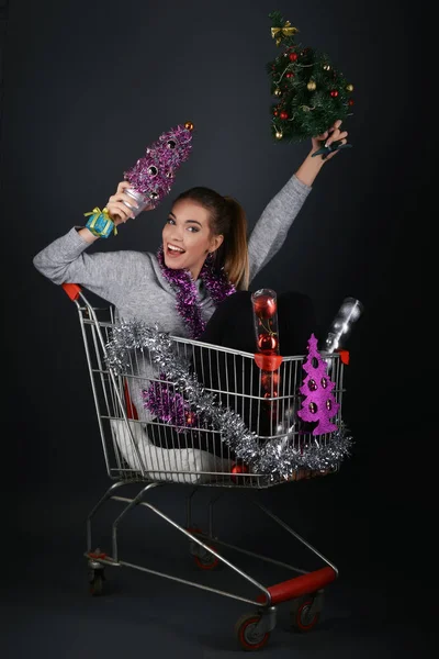 Menina Feliz Compras Presentes Natal — Fotografia de Stock