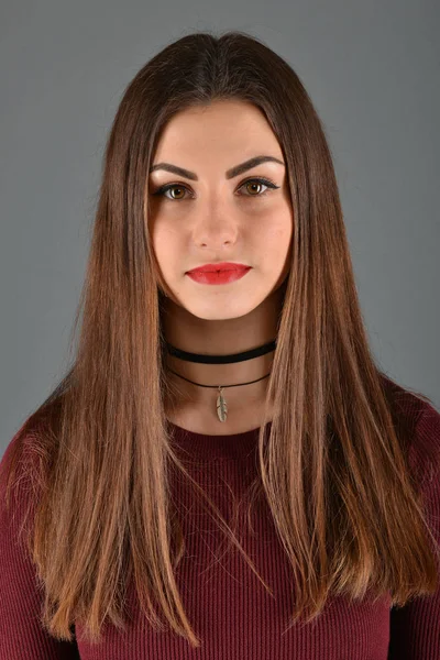 Brunette girl portrait — Stock Photo, Image