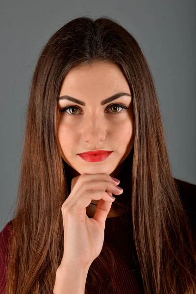 Brunette girl portrait — Stock Photo, Image