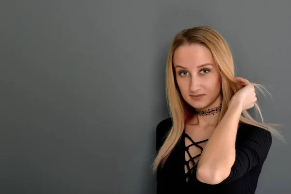 Portret van sexy blonde vrouw — Stockfoto