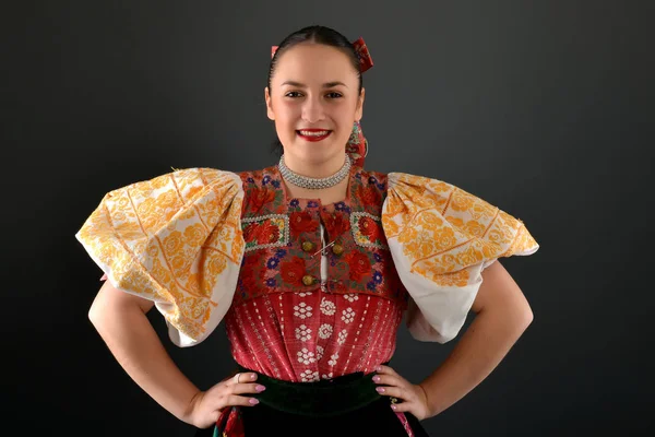 Belle danseuse folklorique — Photo