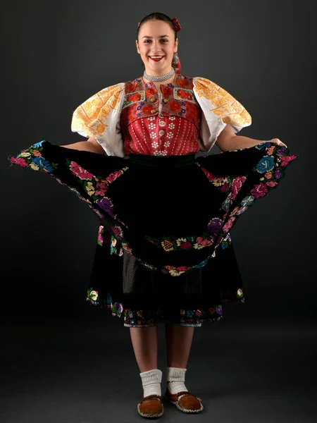 Bailarina eslovaca de folklore —  Fotos de Stock