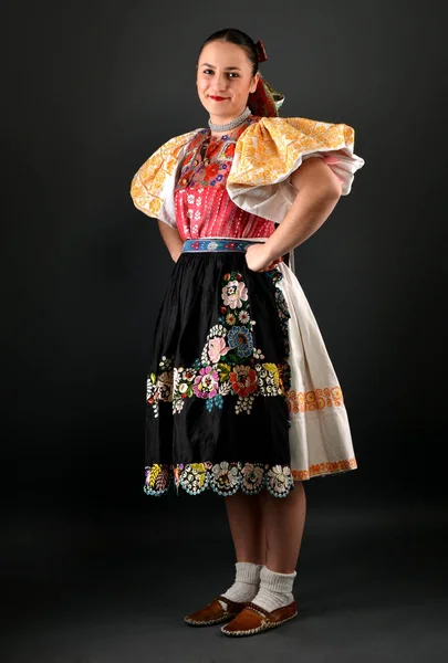 Bailarina eslovaca de folklore — Foto de Stock