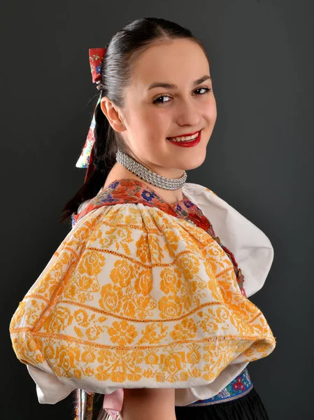 Slovakiska folklore dansare — Stockfoto