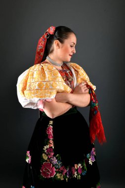 Slovakça folklor kıyafetleri
