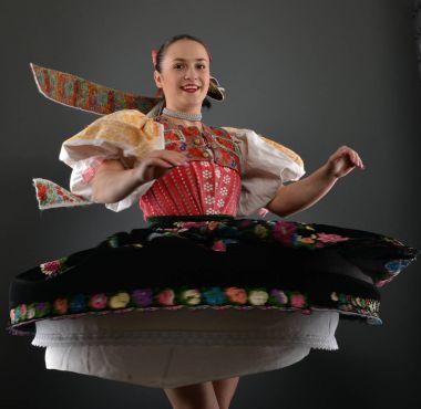 Slovakça folklor kıyafetleri