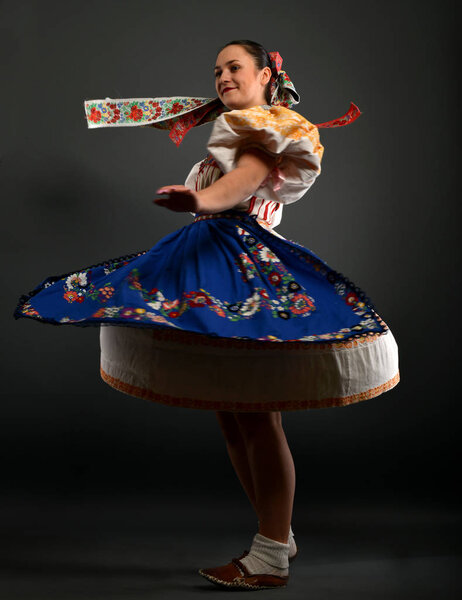 slovakian folklore clothes