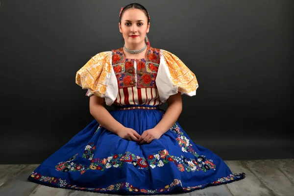 Ropa de folklore eslovaco —  Fotos de Stock