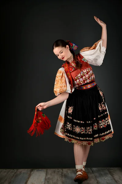 Bailarina eslovaca de folklore — Foto de Stock