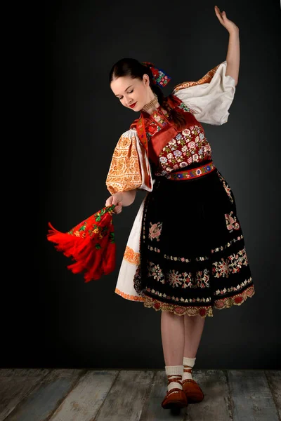 Danseuse folklorique slovaque — Photo