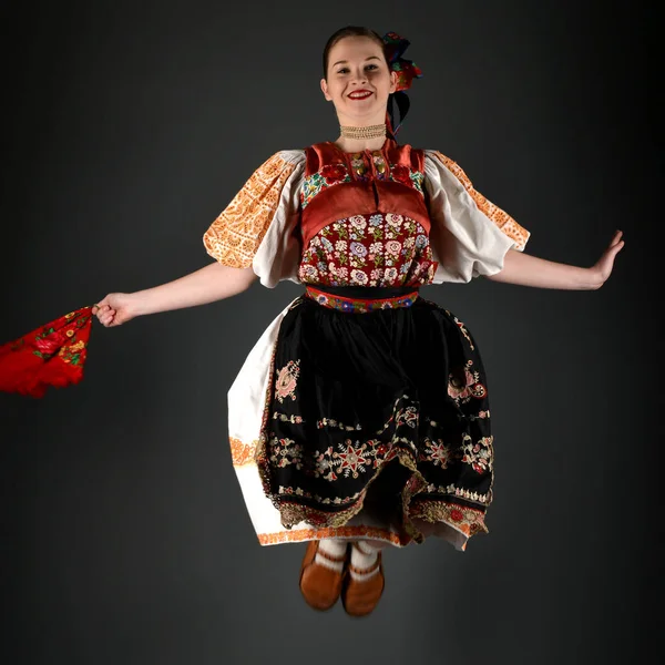 Slovakça folklor dansçısı — Stok fotoğraf