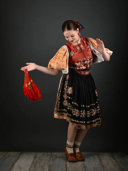 Slovakiska folklore dansare — Stockfoto