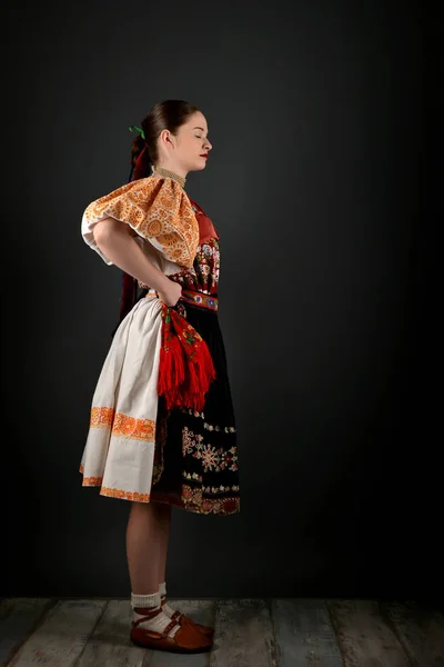 Slovakiska folklore dansare — Stockfoto