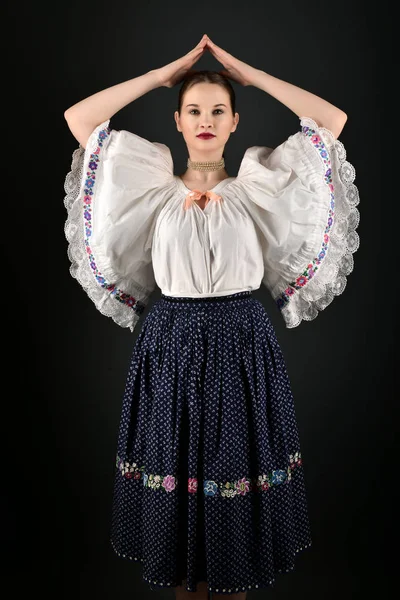 Szlovák folklór nő — Stock Fotó