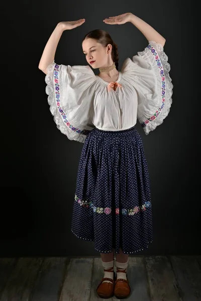 Szlovák folklór nő — Stock Fotó