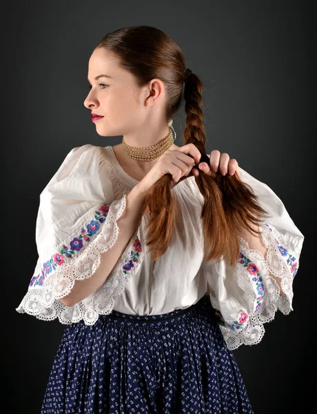 Slowaakse folklore vrouw — Stockfoto