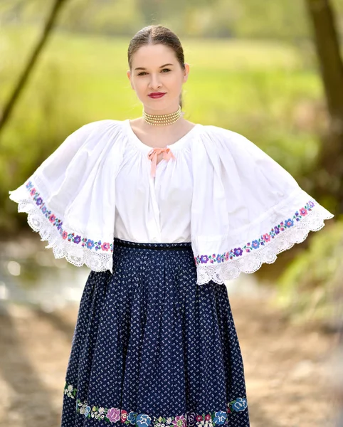 Slovenský folklor žena — Stock fotografie