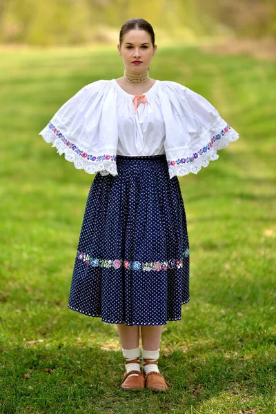 Slowaakse folklore vrouw — Stockfoto