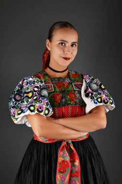 Slovakça kadın dansçı