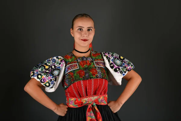 Mulher bailarina eslovaca — Fotografia de Stock