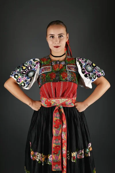 Slovakça kadın dansçı — Stok fotoğraf