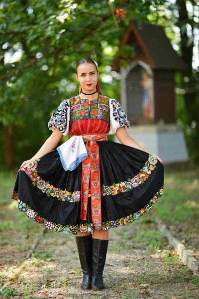Σλοβακίας γυναίκα χορεύτρια — Φωτογραφία Αρχείου