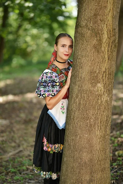 Slovenská žena tanečnice — Stock fotografie