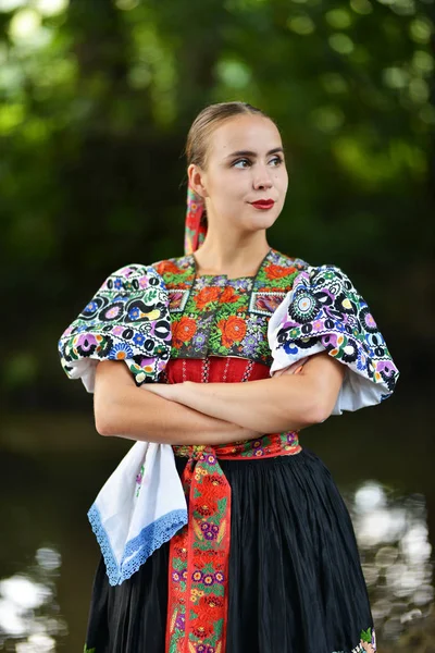 슬로바키아 여자 댄서 — 스톡 사진