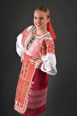 Slovakça folklor kadın