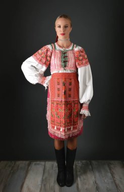 Slovakça folklor kadın