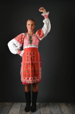 Slovakça folklor kadın