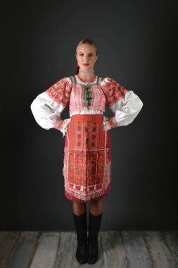 Slovakça folklor kadın