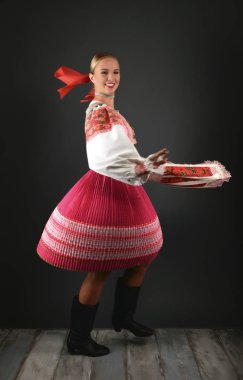 Slovakça folklor kadın