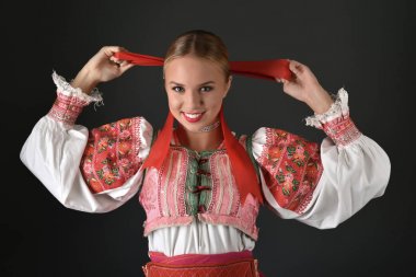 Slovakça folklor kadın