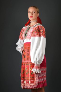 Slovakça folklor kadın
