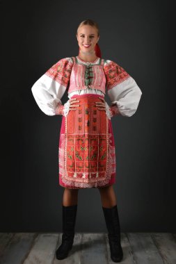 Slovakça folklor kadın