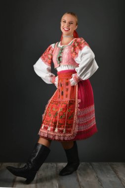 Slovakça folklor kadın