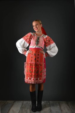 Slovakça folklor kadın