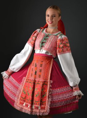 Slovakça folklor kadın