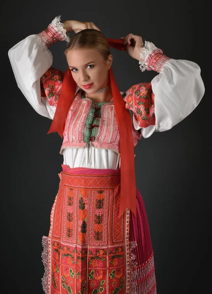 Slovakça folklor kadın