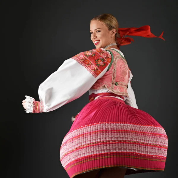Donna del folklore slovacco — Foto Stock
