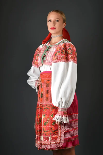 Slowaakse folklore vrouw — Stockfoto