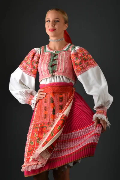 Slovakça folklor kadın