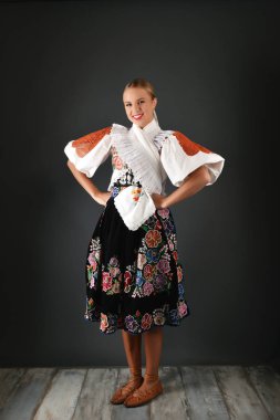 Slovakça folklor kadın