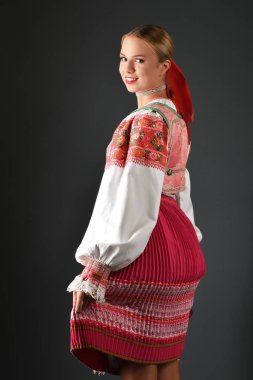 Slovakça folklor kadın
