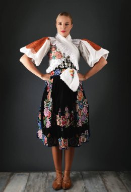 Slovakça folklor kadın