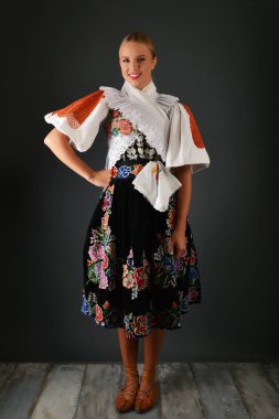 Slovakça folklor kadın
