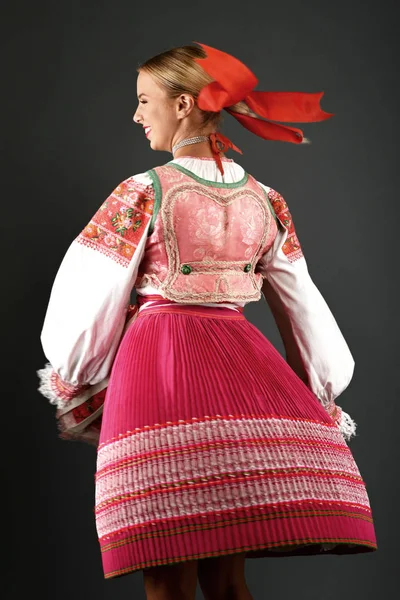 Slovakça folklor kadın