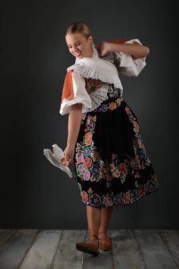 Slovakça folklor kadın